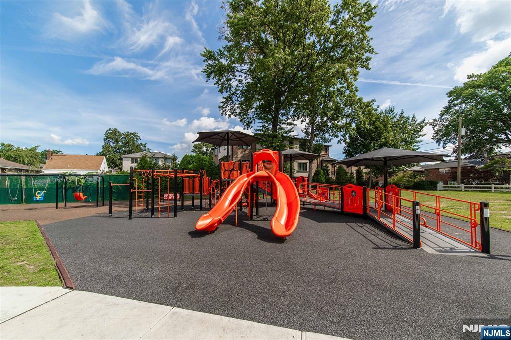 495 Bluff Road Fort Lee, NJ 07024 - Photo 36 of 37 Gallery Image 36