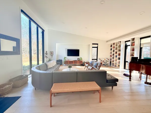 $15,000 | 6 Parkside Drive, Unit 6, Boston, MA 02130
