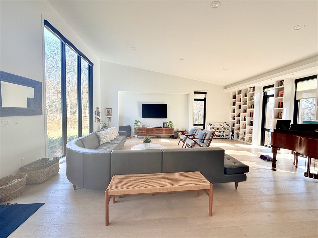 6 Parkside Drive, Unit 6 Boston, MA 02130 - Photo 6 of 32