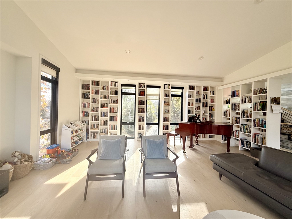 6 Parkside Drive, Unit 6 Boston, MA 02130 - Photo 7 of 32