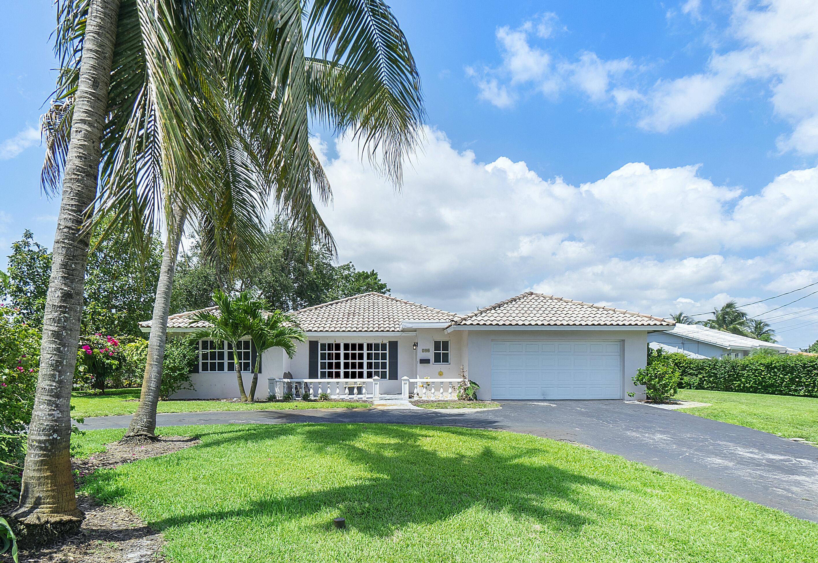 200 Southwest 14th Place Boca Raton, FL 33432 - Photo 1 of 24 200 Sw 14th PL_20