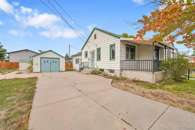 a view of house and outdoor space