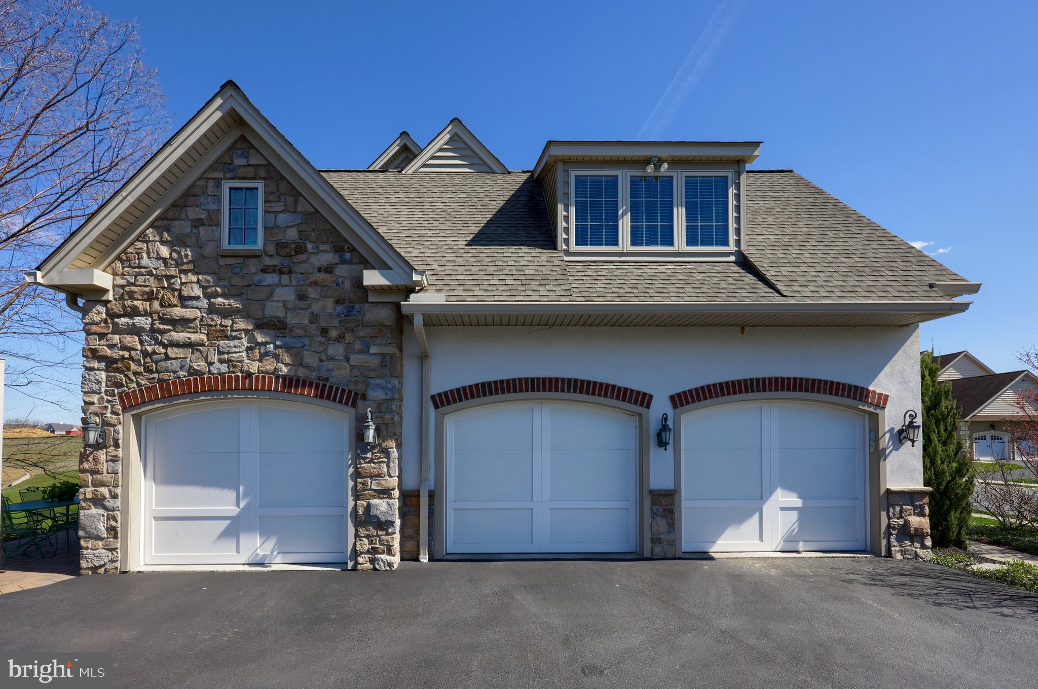 347 Ecker Drive Lititz, PA 17543 - Photo 75 of 84 Garage Side View