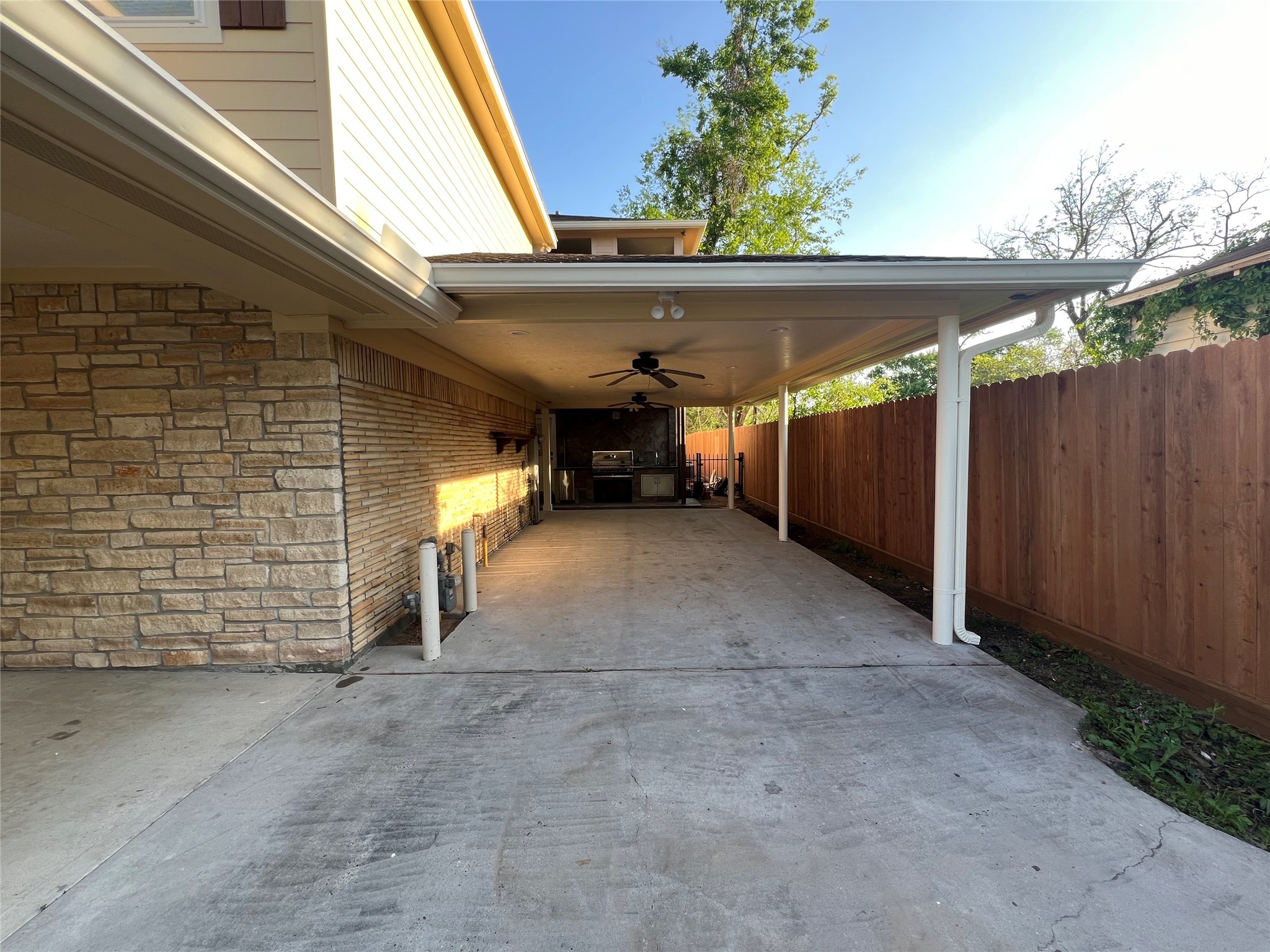 1014 Roxella Street Houston, TX 77076 - Photo 3 of 30
