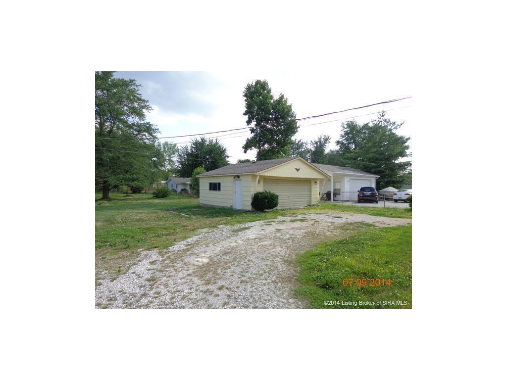 569 Broadway Street Austin, IN 47102 - Photo 3 of 9