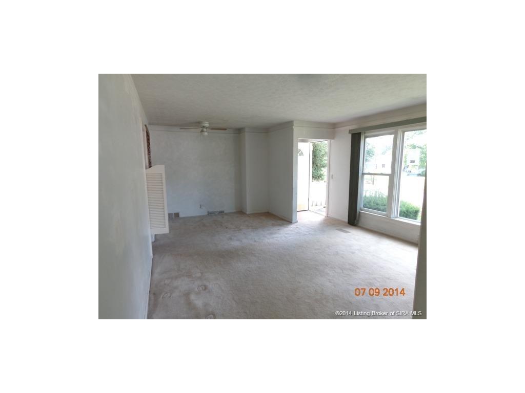 569 Broadway Street Austin, IN 47102 - Photo 5 of 9