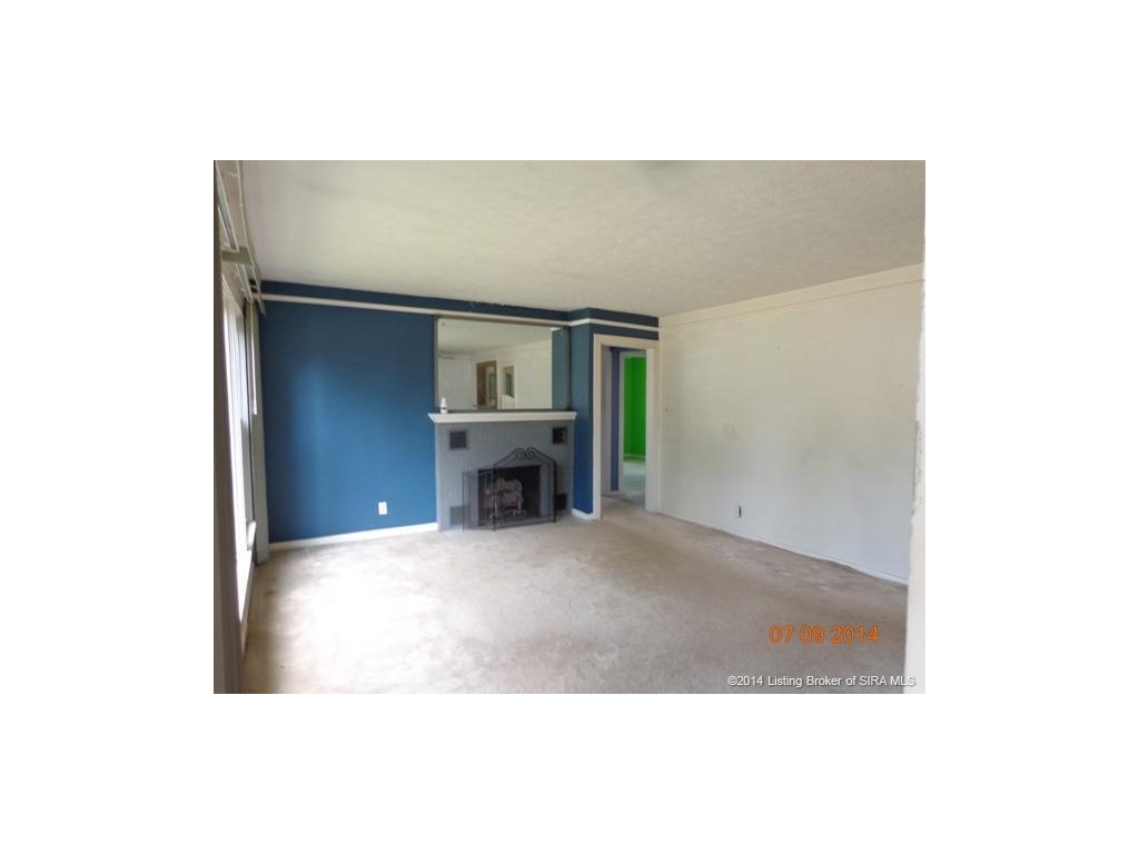 569 Broadway Street Austin, IN 47102 - Photo 6 of 9