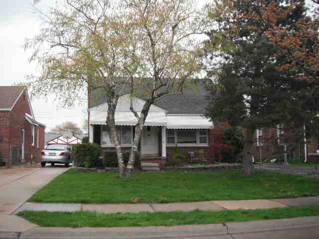 22770 David Eastpointe, MI 48021 - Photo 1 of 7 31058031.JPG
