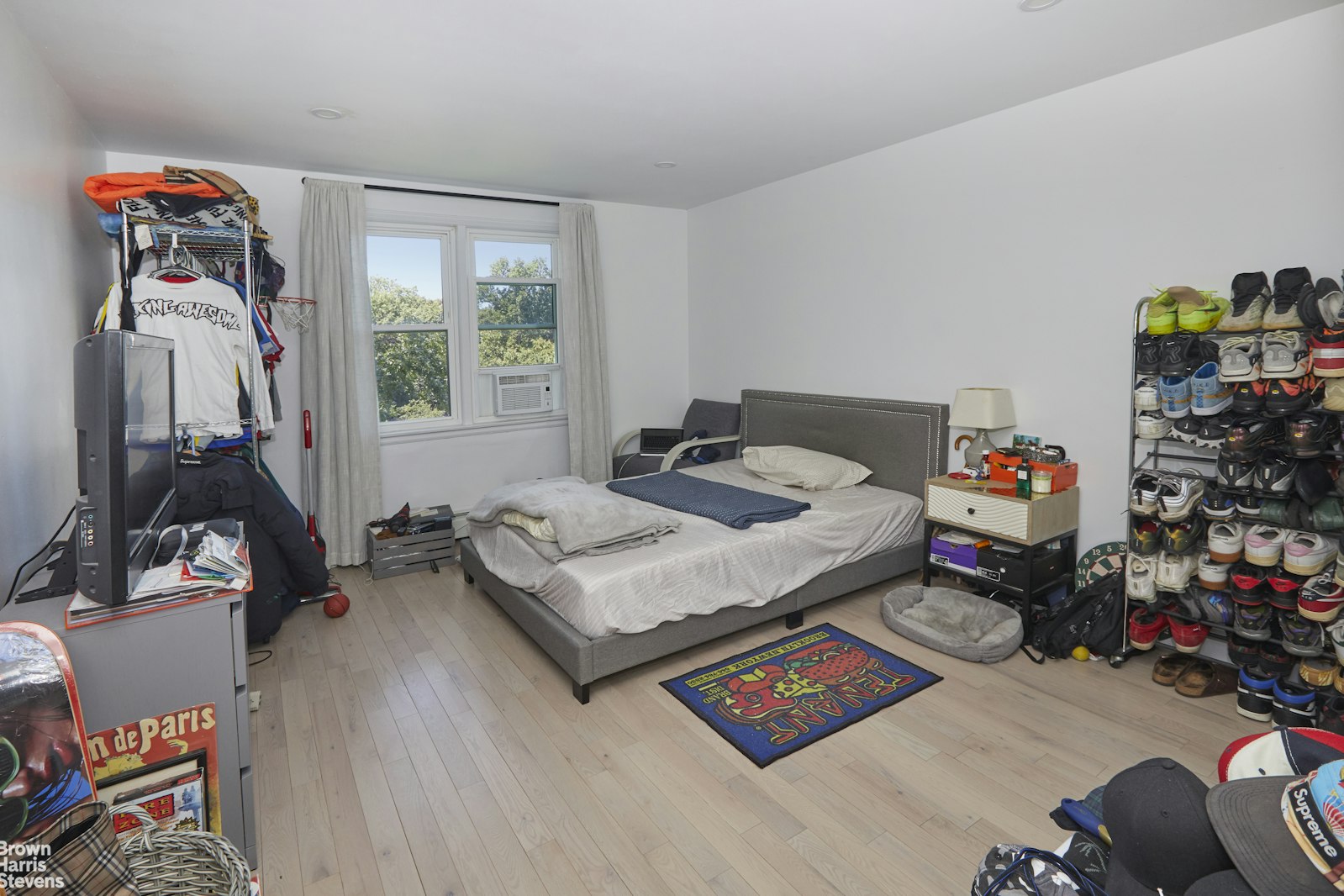 4601 Henry Hudson Parkway West, Unit A7 Bronx, NY 10471 - Photo 19 of 24 a bedroom with bed and a window