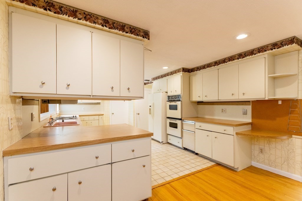 18 Kinnicutt Road South Worcester, MA 01602 - Photo 10 of 42 Gallery Image 10