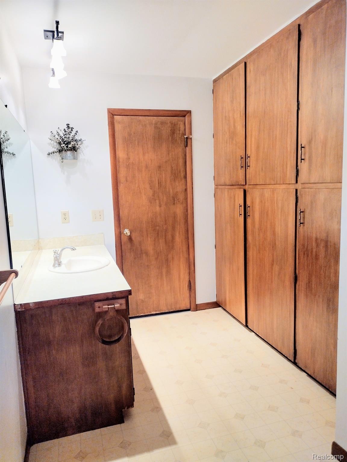 5178 Caro Road Unionville, MI 48767 - Photo 8 of 36 Gallery Image 8