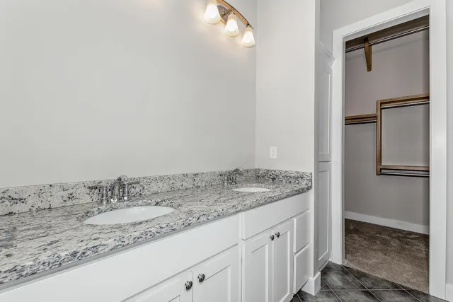 $469,000 | 4724 Elk Creek Drive, Bel Aire, KS 67226