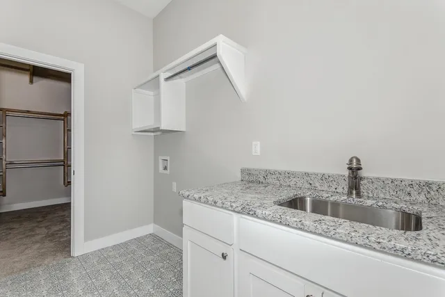 $469,000 | 4724 Elk Creek Drive, Bel Aire, KS 67226