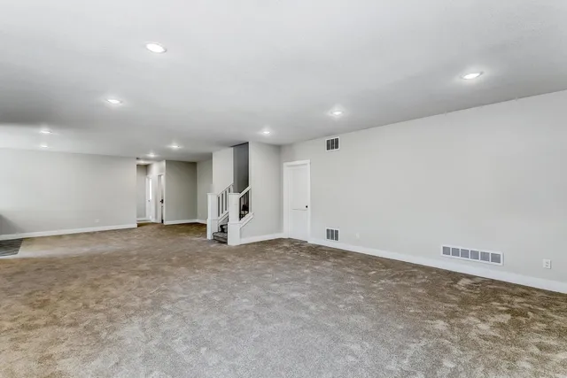 $469,000 | 4724 Elk Creek Drive, Bel Aire, KS 67226