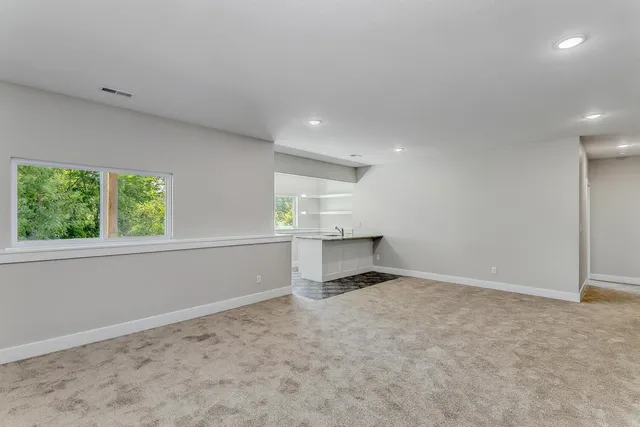 $469,000 | 4724 Elk Creek Drive, Bel Aire, KS 67226