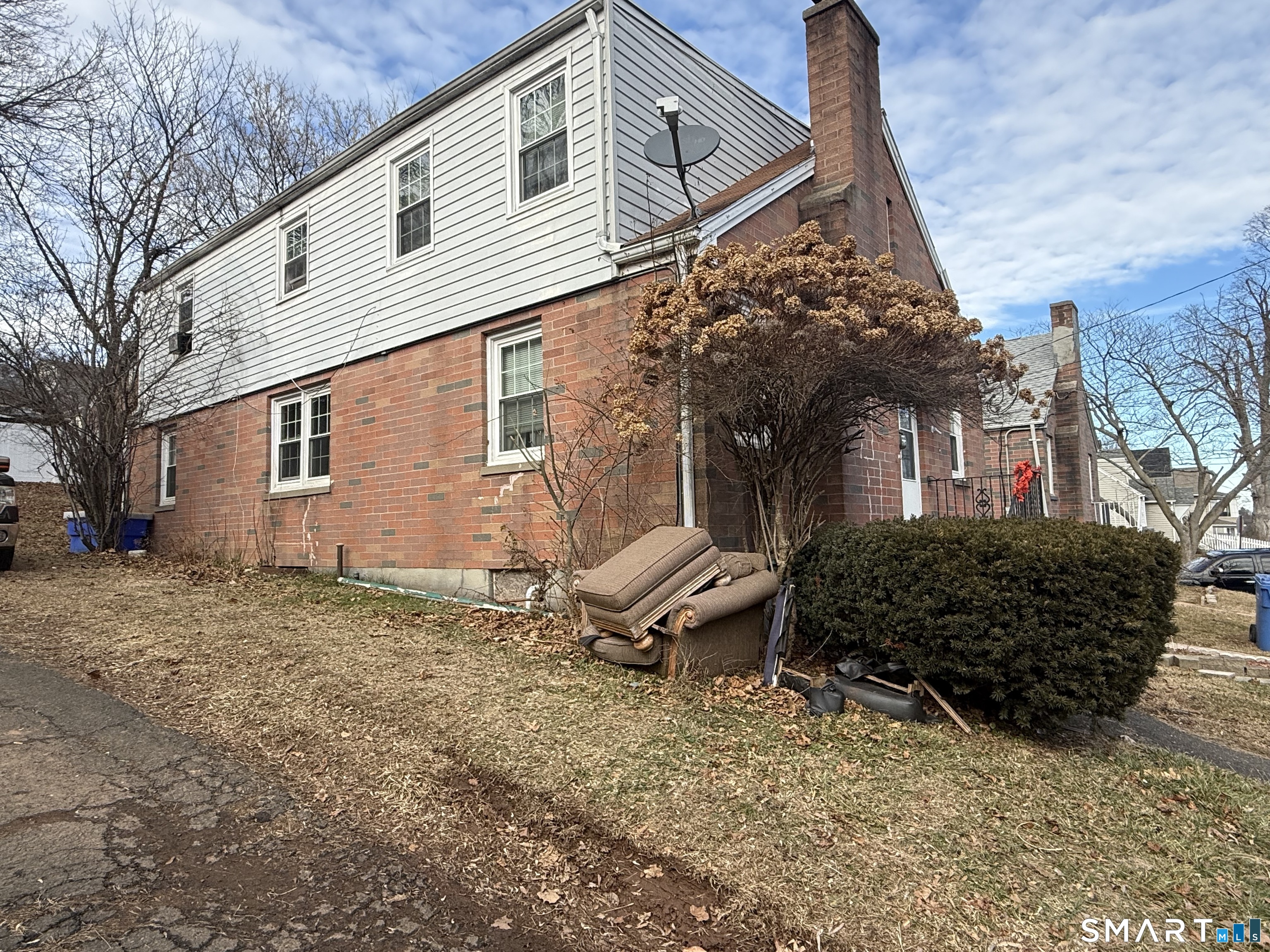 203 Spring Street Meriden, CT 06451 - Photo 3 of 19