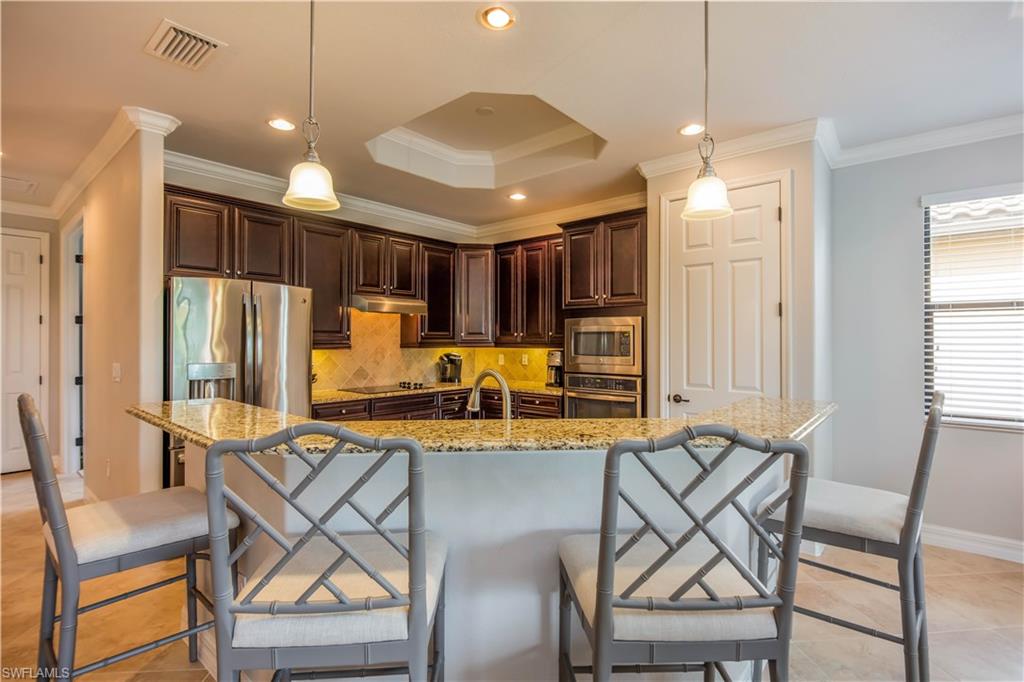9422 Piacere Way Naples, FL 34113 - Photo 4 of 25 Large eat-in kitchen