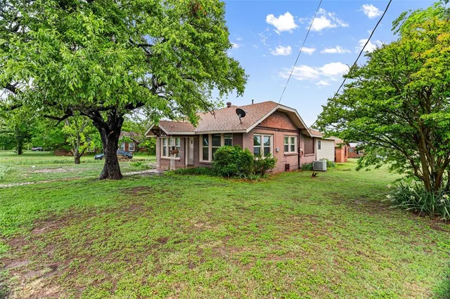 $92,500 | 302 West Grogan Street, Hamilton, TX 76531