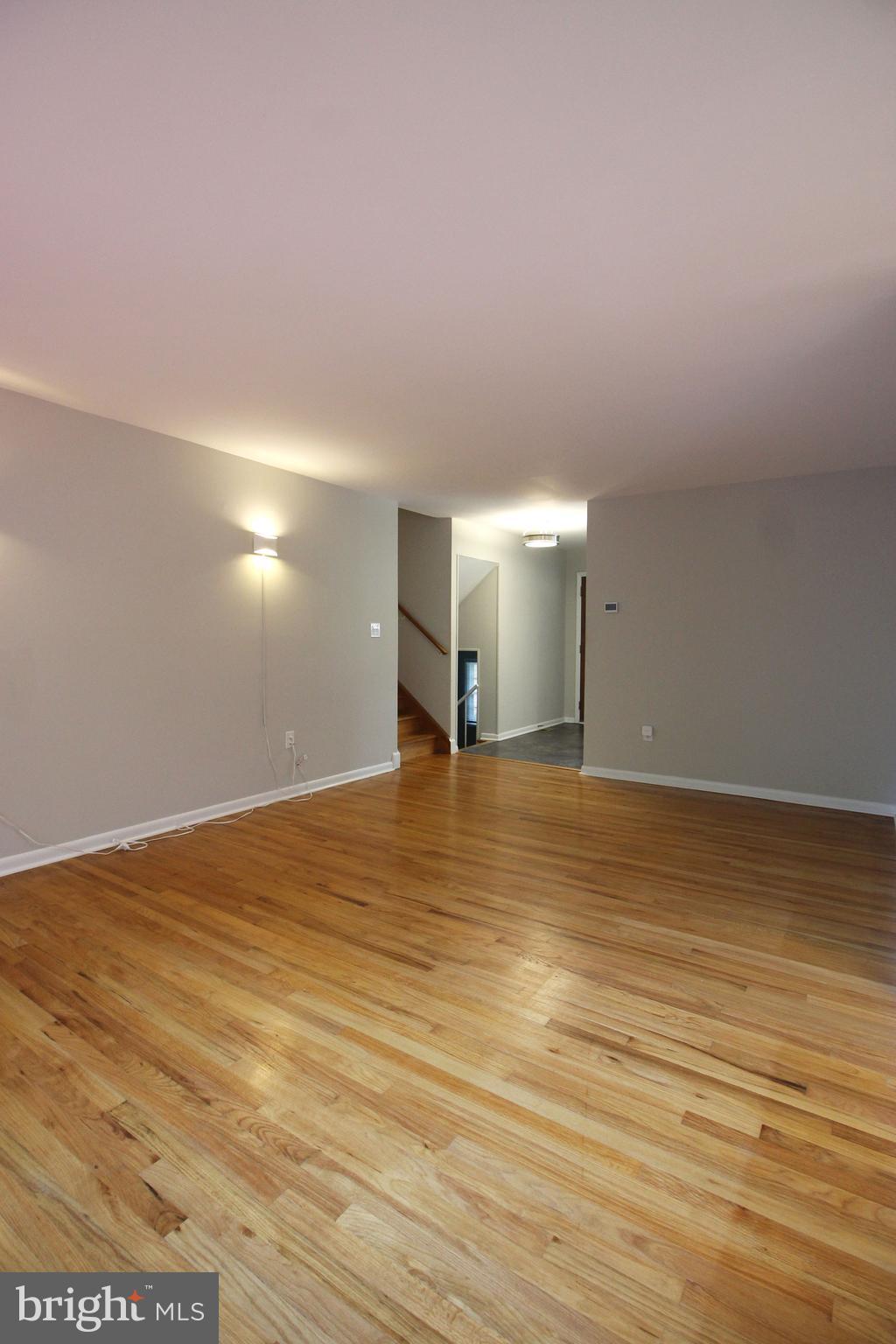 6211 Duntley Court Springfield, VA 22152 - Photo 4 of 53