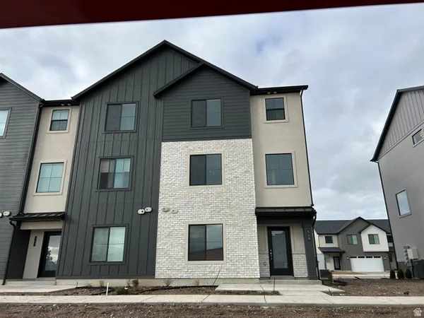 $374,900 | 2012 West 1150 South, Unit 1018, Payson, UT 84651
