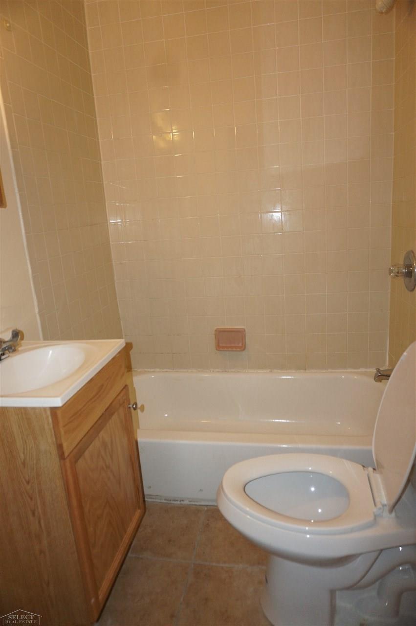 4004 Harriet Street Inkster, MI 48141 - Photo 11 of 25 50023732-10.JPG