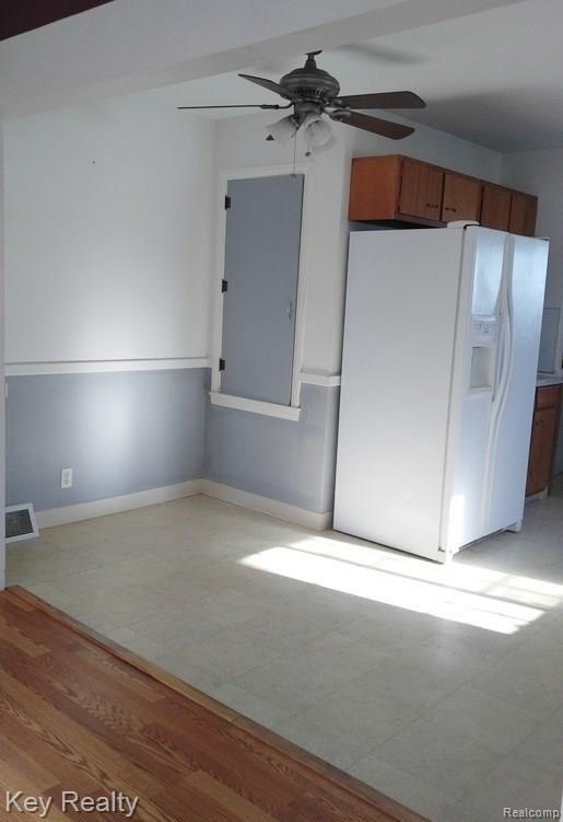 5196 West Albain Road Monroe, MI 48161 - Photo 13 of 22 dining nook.jpg