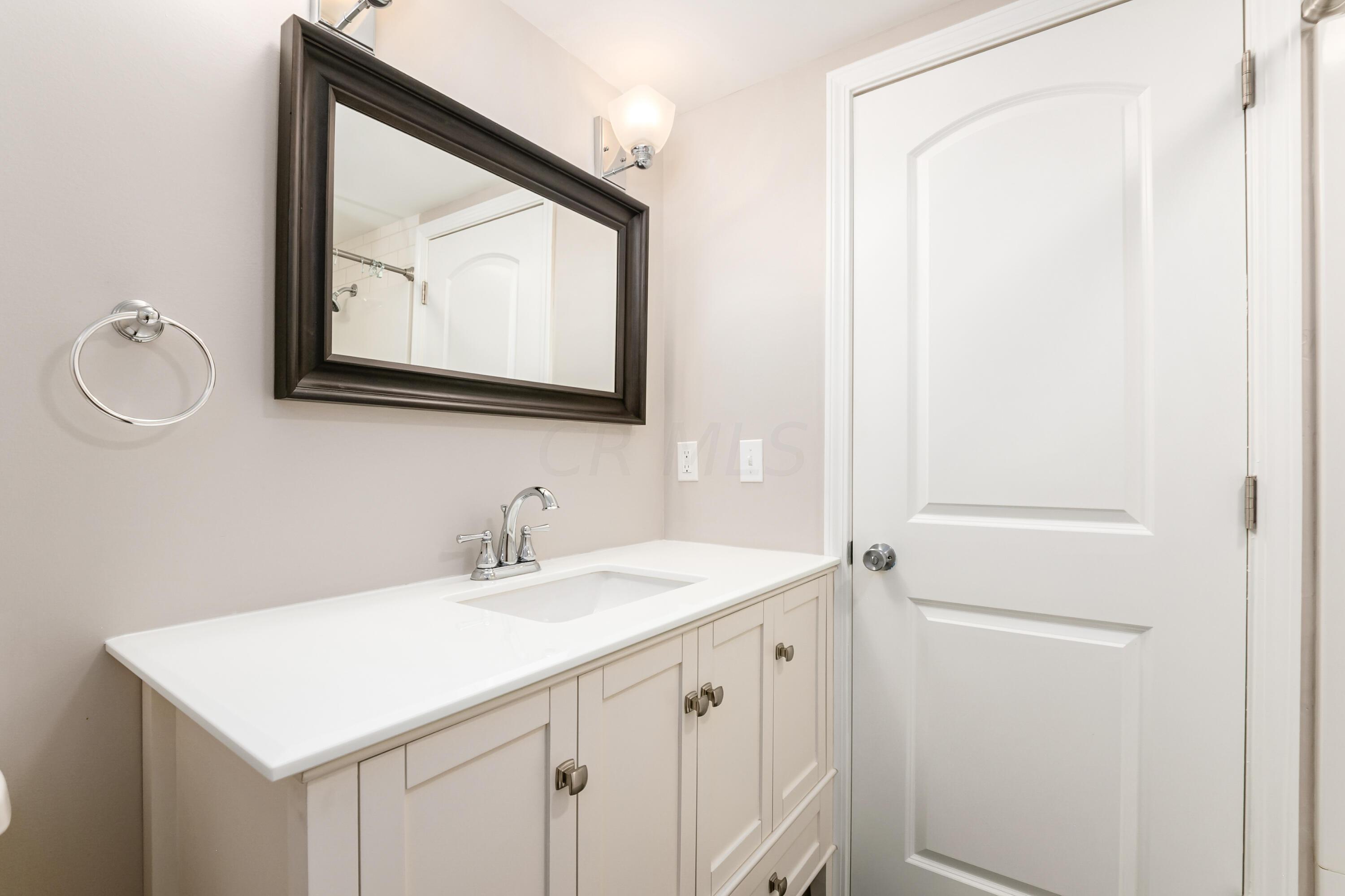 1929 Milden Road Upper Arlington, OH 43221 - Photo 27 of 36 Full Bath