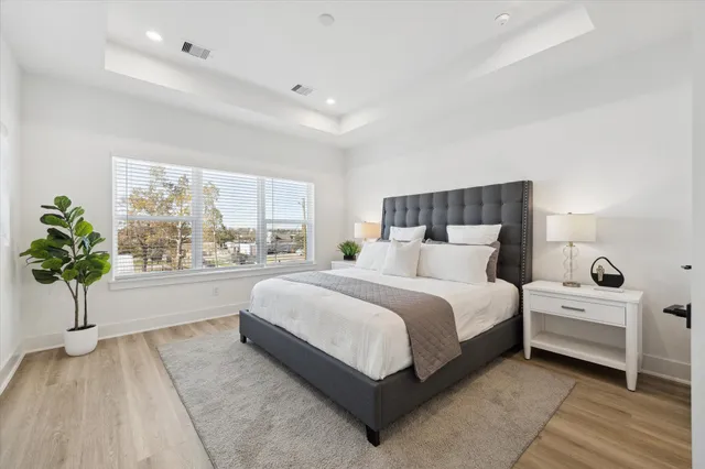 $389,900 | 5626 Camino Encantado Drive, Houston, TX 77091