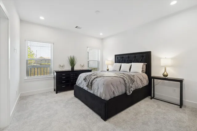 $389,900 | 5626 Camino Encantado Drive, Houston, TX 77091