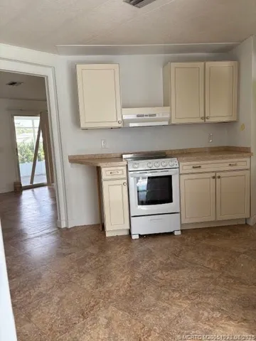 $44,900 | 443 Northeast Pinelake Village Boulevard, Jensen Beach, FL 34957