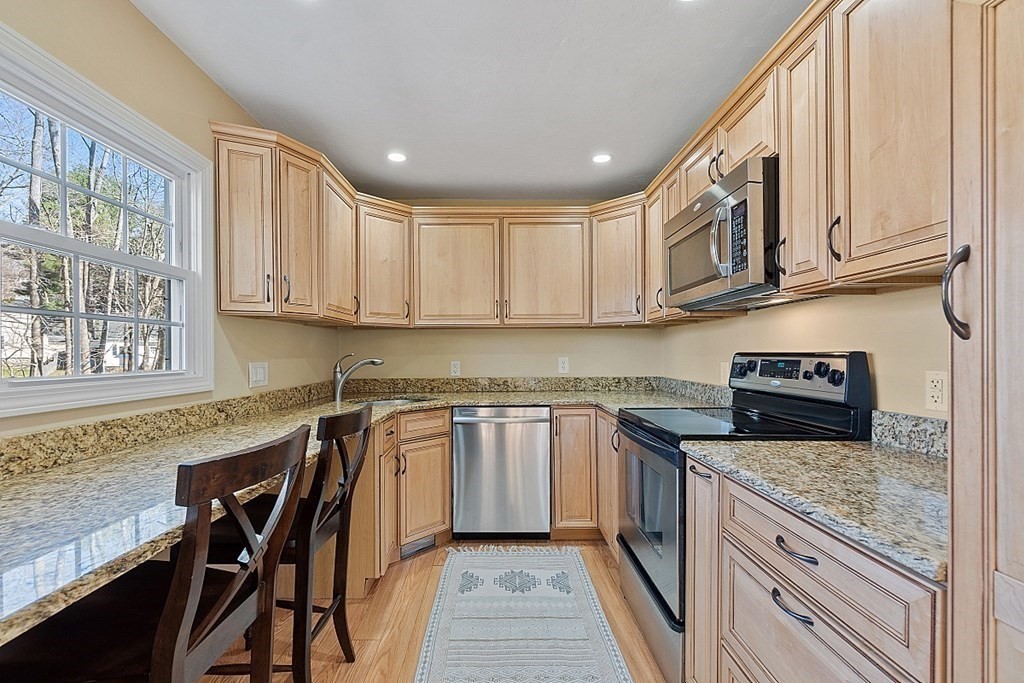 14 Meadow Lane Worcester, MA 01602 - Photo 7 of 42