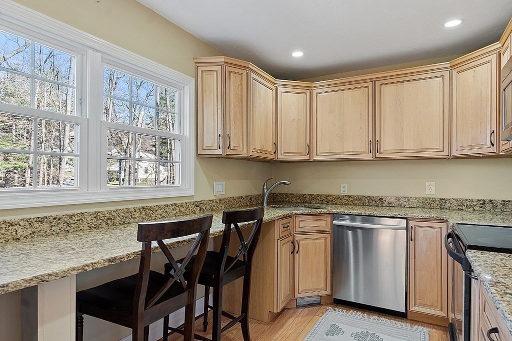 14 Meadow Lane Worcester, MA 01602 - Photo 8 of 42