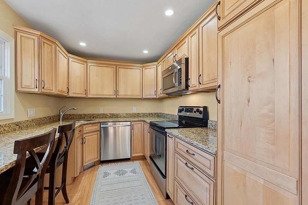 14 Meadow Lane Worcester, MA 01602 - Photo 9 of 42