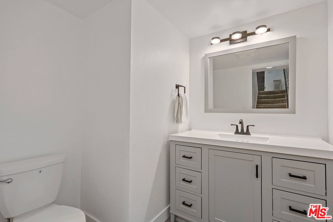 4329 Redwood Avenue, Unit 4 Marina del Rey, CA 90292 - Photo 5 of 16