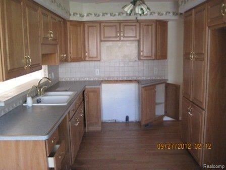 1440 Torrey Road Grosse Pointe, MI 48236 - Photo 9 of 25 009.JPG