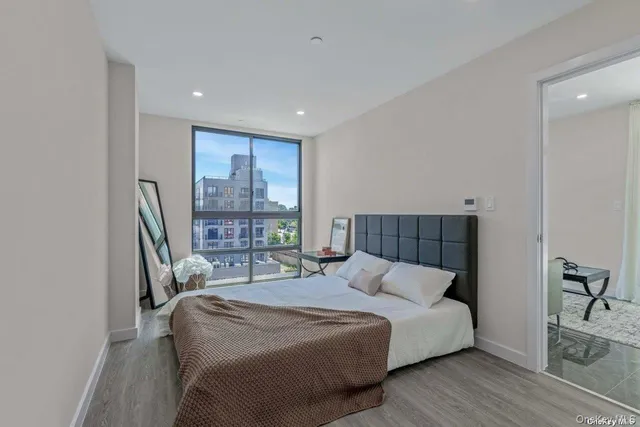 $650,748 | 43-30 52nd Street, Unit 3B | Woodside