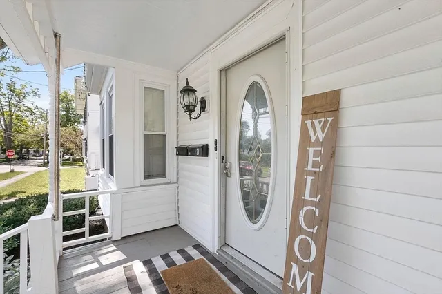 $3,250 | 21 Berry Street, Unit 1, Danvers, MA 01923