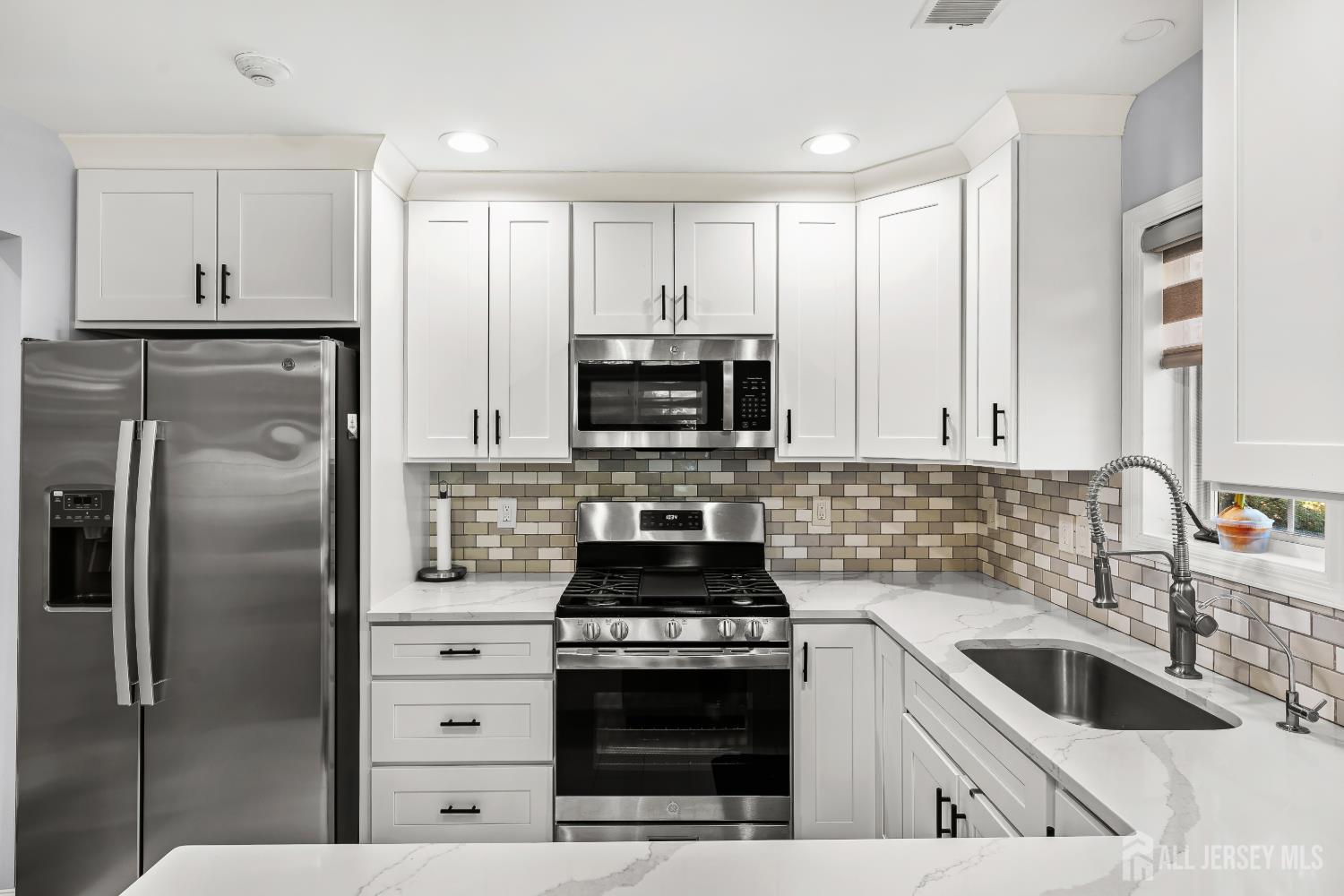 53 Winthrop Road, Unit G Monroe Township, NJ 08831 - Photo 13 of 38