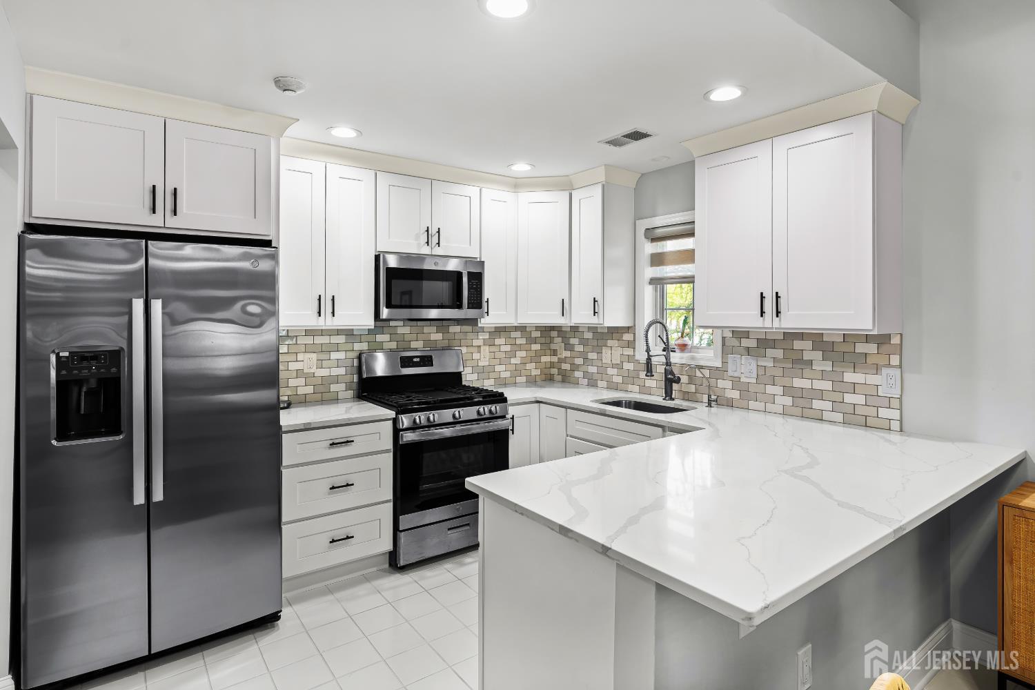 53 Winthrop Road, Unit G Monroe Township, NJ 08831 - Photo 14 of 38