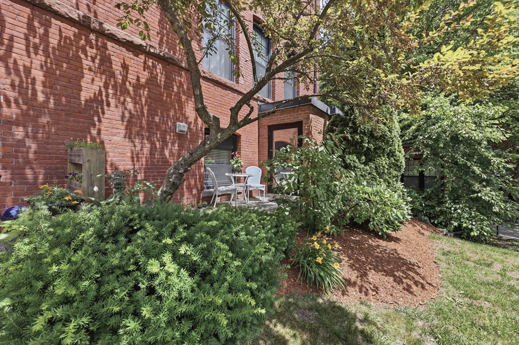 28 Adams Street, Unit 106 Worcester, MA 01604 - Photo 27 of 28