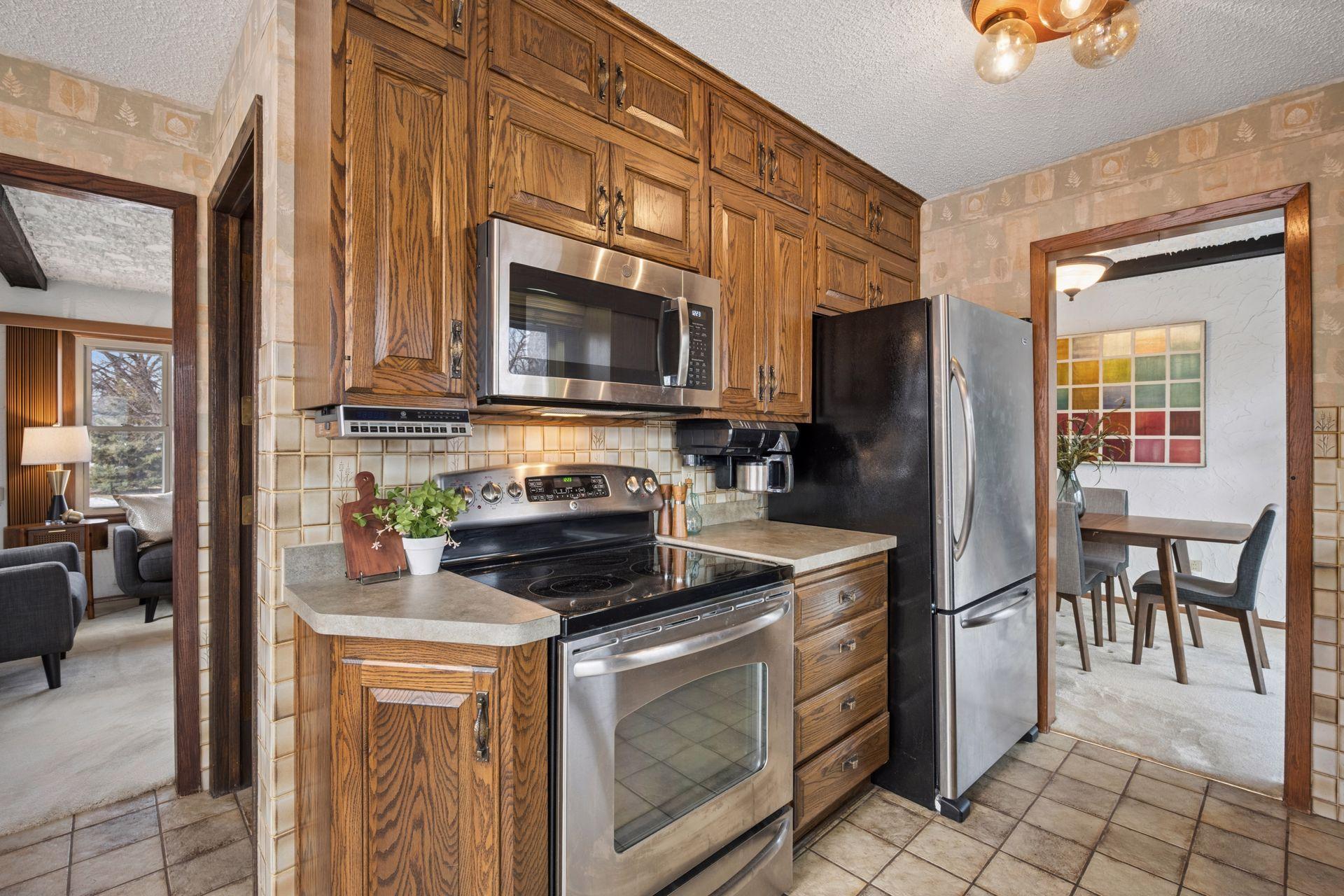 5526 Unity Avenue North Crystal, MN 55429 - Photo 5 of 27