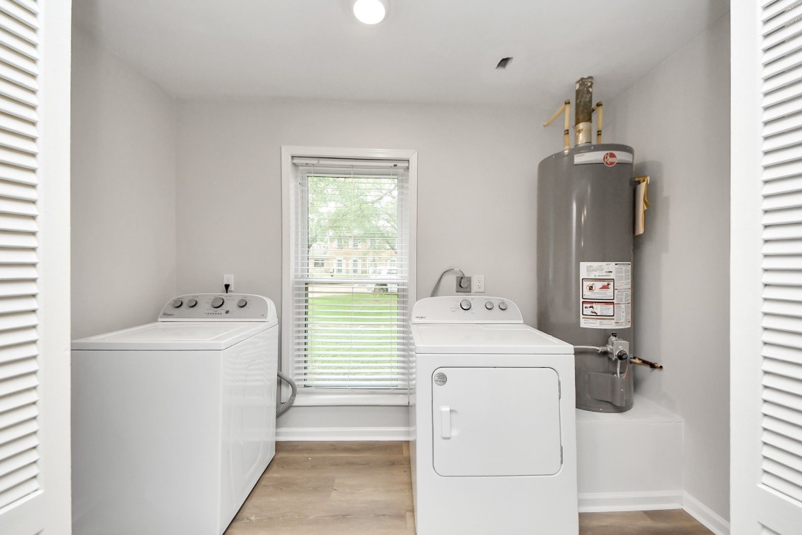 3923 Cypress Lake Drive Spring, TX 77388 - Photo 21 of 41 Large Utility Room!