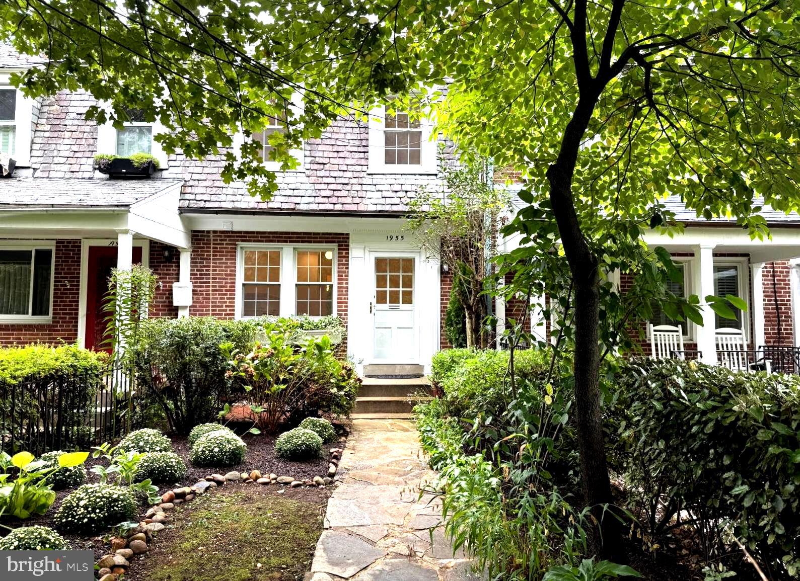 Enchanting  Renovated TH next to the national park