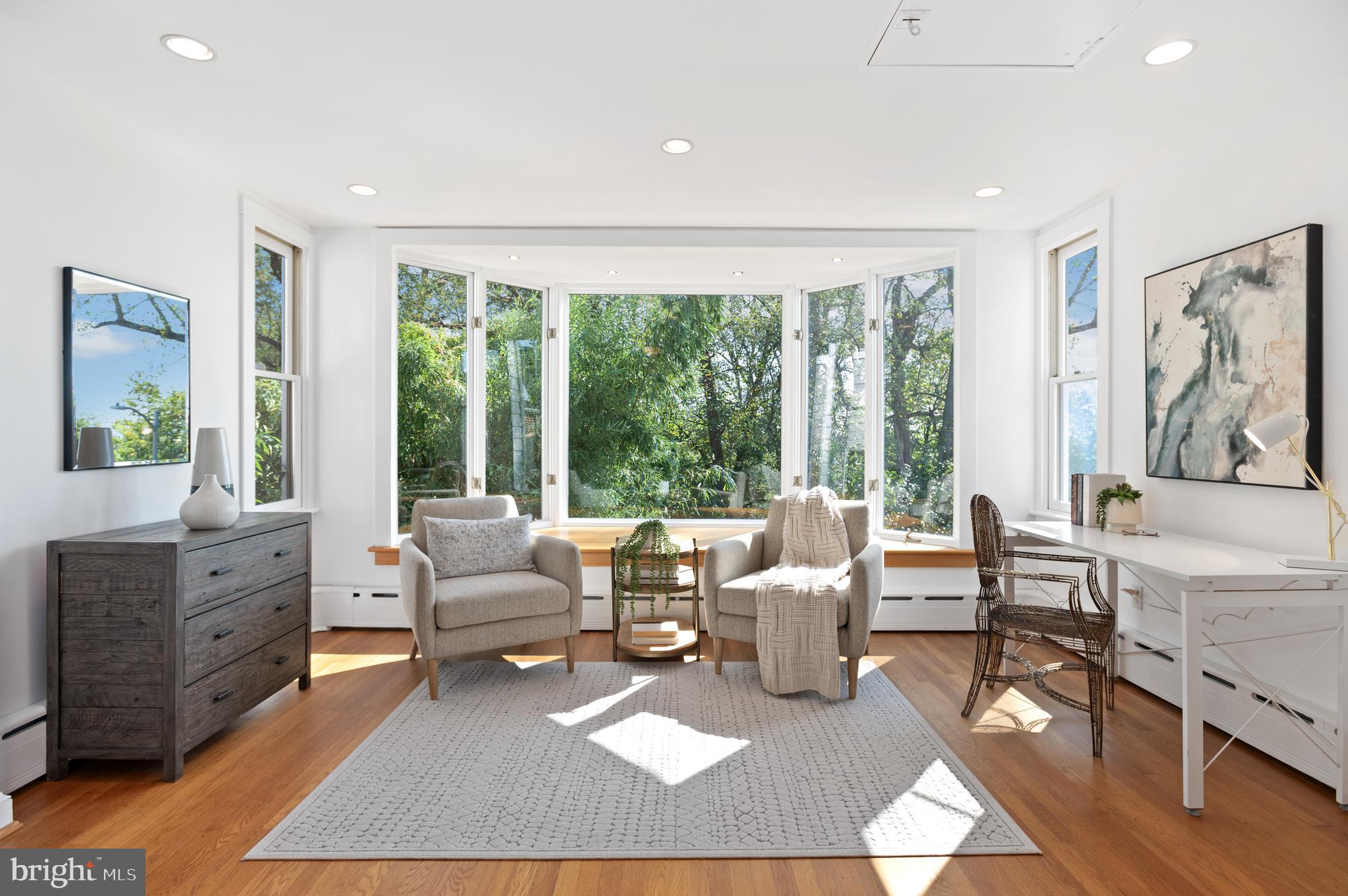 1955 39th Street Northwest Washington, DC 20007 - Photo 14 of 25 Large bay window w/ Monument & river views