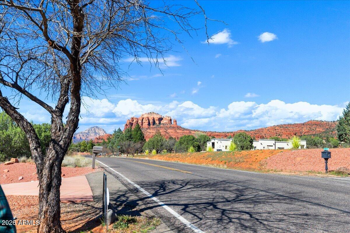 2727 Verde Valley School Road Sedona, AZ 86336 - Photo 17 of 22 a view of a terrace with a yard