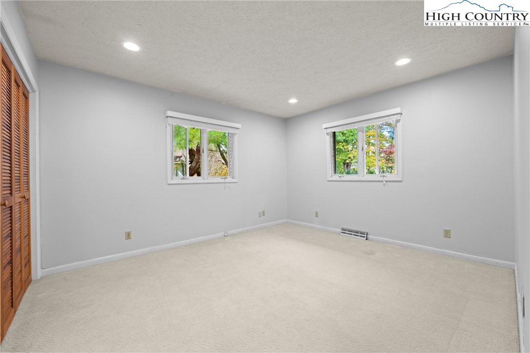164 Appalachian Drive Boone, NC 28607 - Photo 20 of 43 an empty room with windows