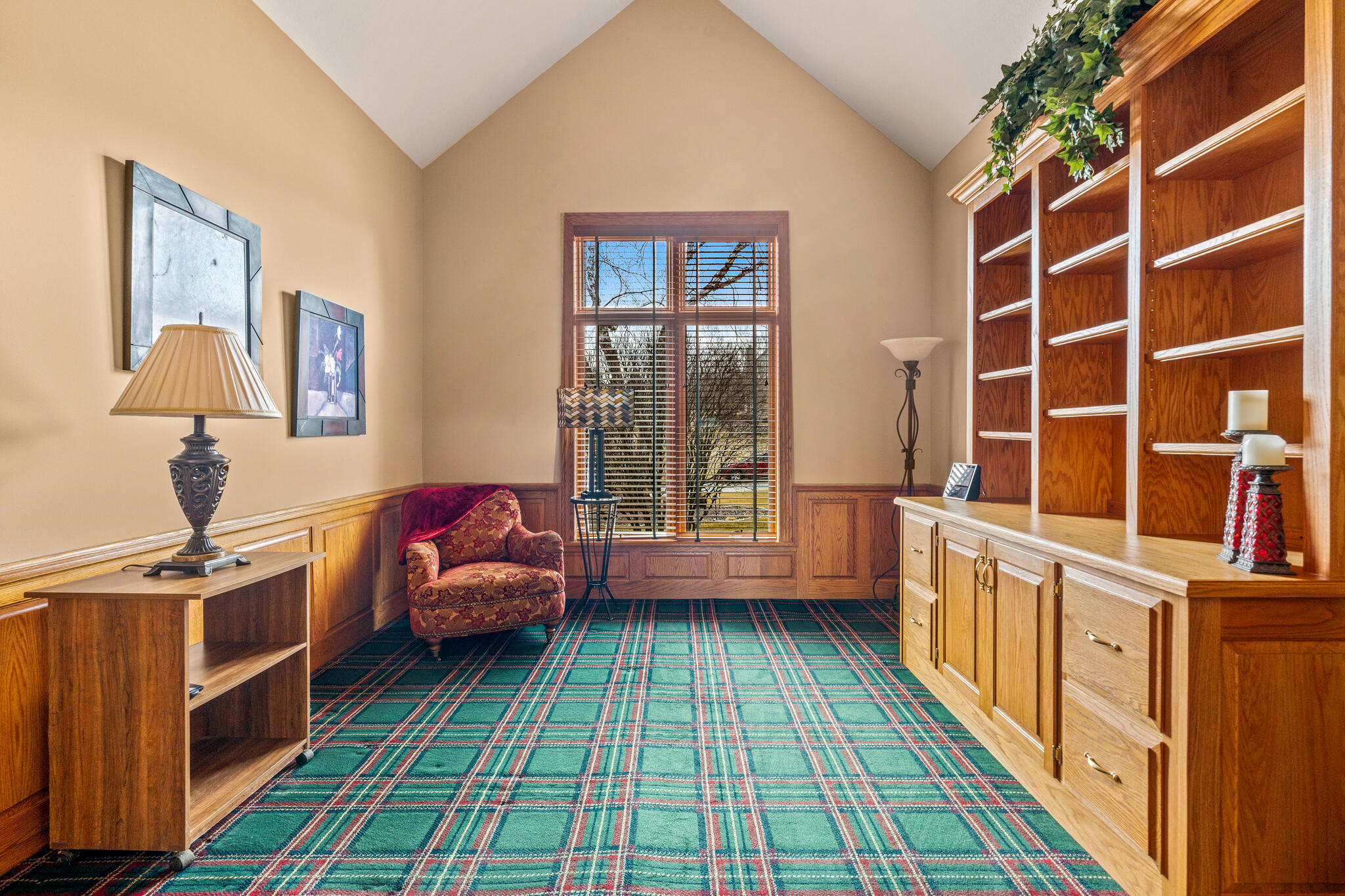 1800 Juniper Way Hartland, WI 53029 - Photo 12 of 37 MainFloorOffice