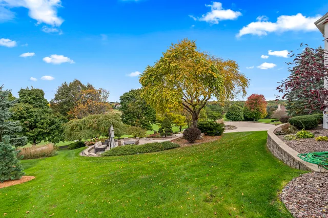 $1,575,000 | 1800 Juniper Way, Hartland, WI 53029