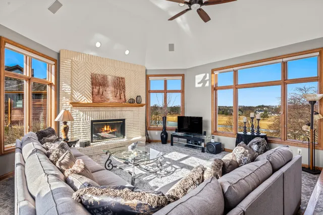 $1,575,000 | 1800 Juniper Way, Hartland, WI 53029