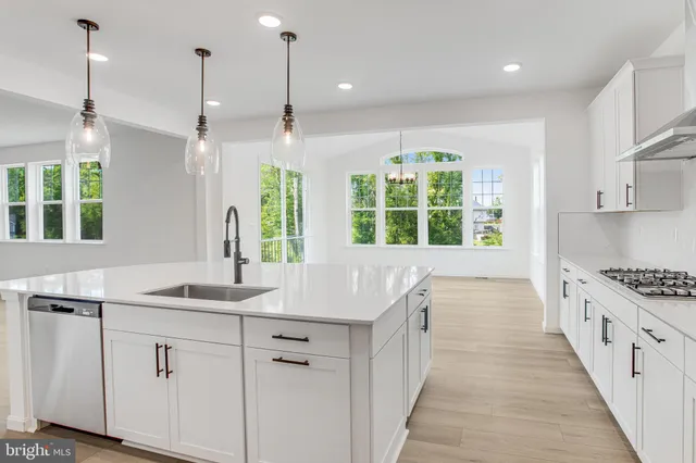 $699,999 | 213 Camwood Court, Fredericksburg, VA 22405